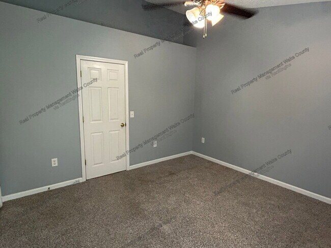Building Photo - 10815 Galand Ct