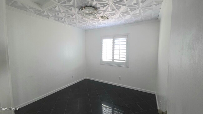Building Photo - 1541 S 230th Ave