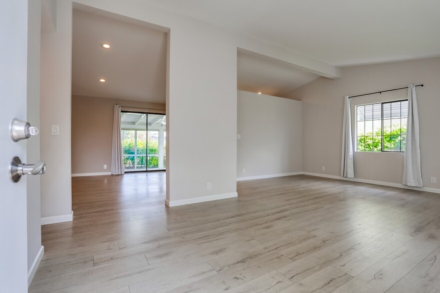 Building Photo - 3560 Turquoise Ln