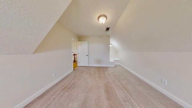 Building Photo - Spacious Home in Mill Creek