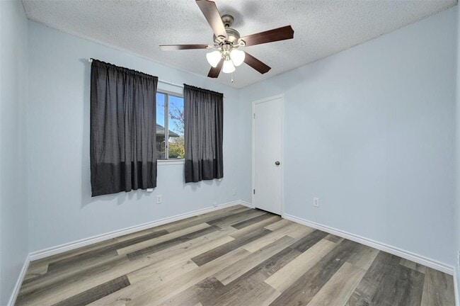 Building Photo - 9924 Chukar Bend