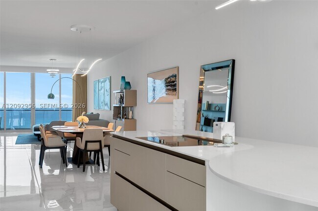 Building Photo - 16901 Collins Ave