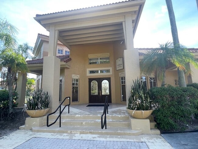Building Photo - Palm Lakes Condominium