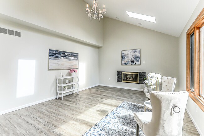 Building Photo - 2400 Rockport Ct