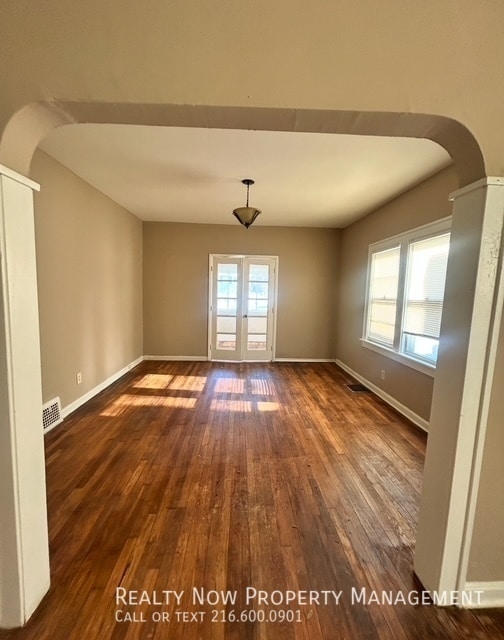 Building Photo - 5164 E 128th St