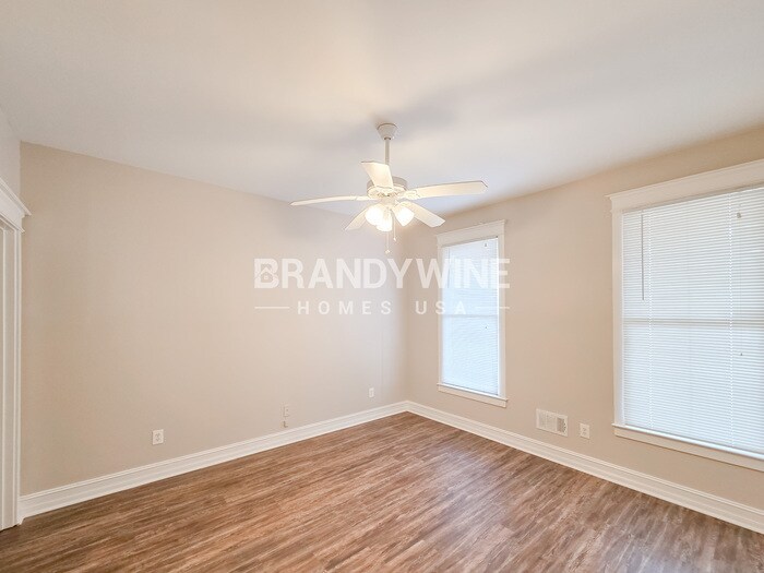 Building Photo - 170 Memory Ln