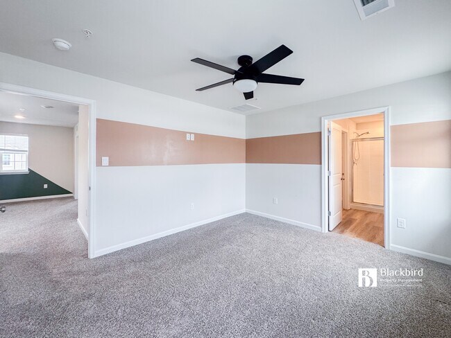 Building Photo - 561 Fawn Mdw Ln