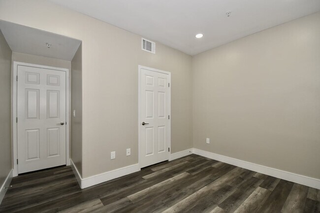 Building Photo - Stunning 2 Bed 2 Bath  1 Attached Garage at Vistana
