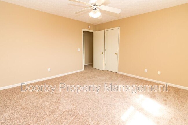 Building Photo - 5437 Blue Oak Dr