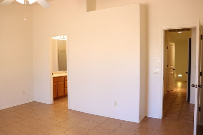 Building Photo - Canyon De Flores Home