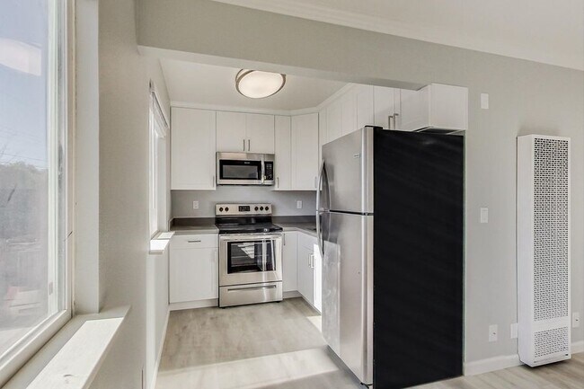 Building Photo - 2240 Angela Ct