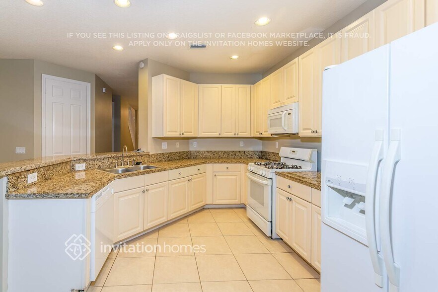 Building Photo - 375 Columbus St