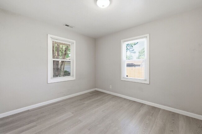 Building Photo - Updated Ranch with Garage, Fenced Yard & One-Level Living