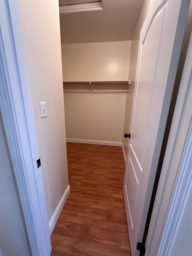 Building Photo - 615 New Zealand Dr