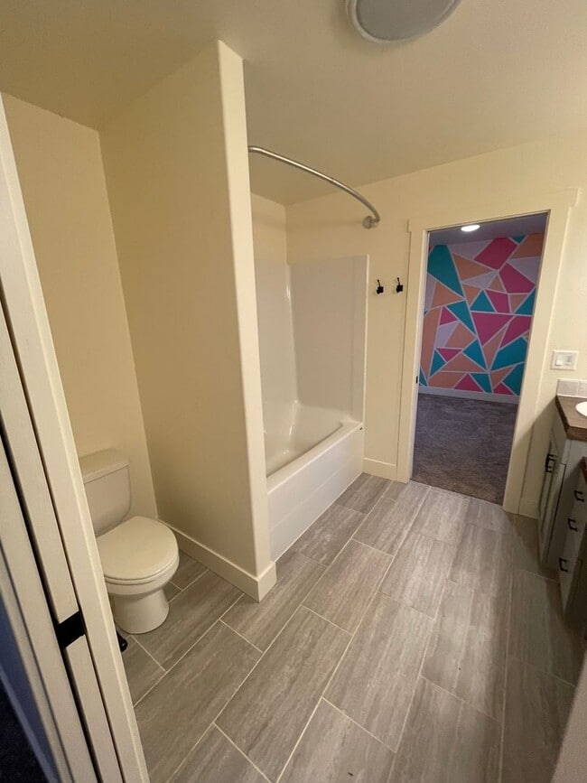 Building Photo - Beautiful Pet Friendly Home