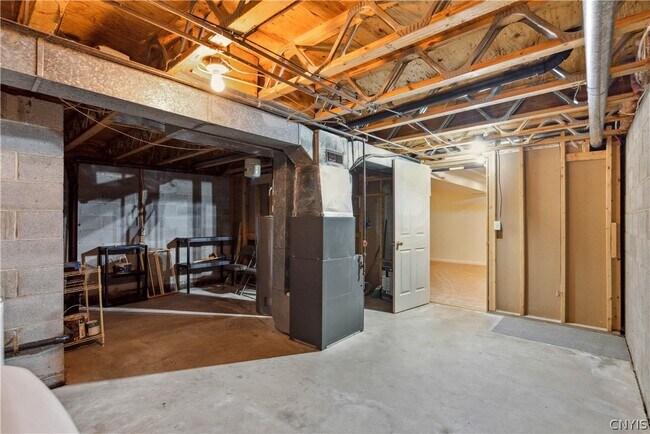 Building Photo - 104 Lookout Cir
