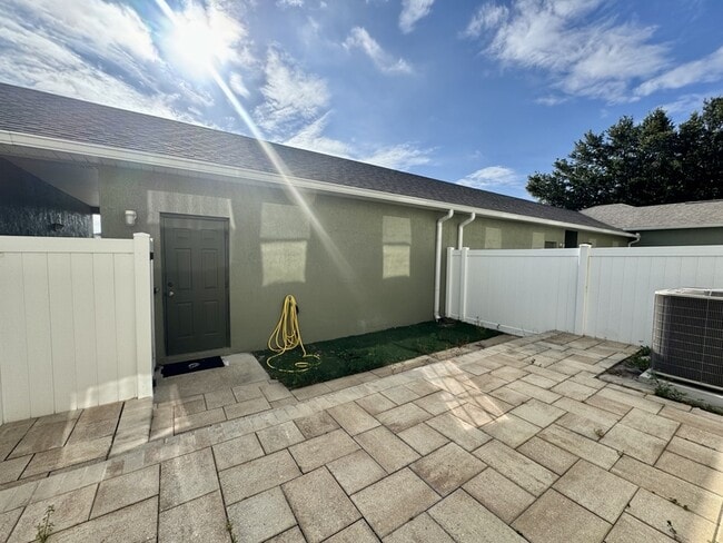 Building Photo - 13221 Silver Strand Falls Dr