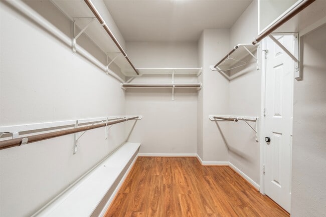 Building Photo - 13907 Normandy Ct