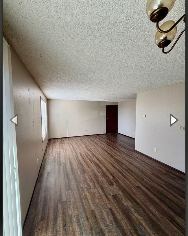 Building Photo - 2bdrm, 1 bath apartment in Moyina Heights. Water,sewer & garbage included