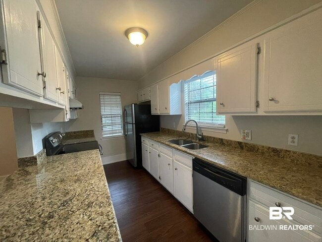 Building Photo - 107 Brentwood Dr