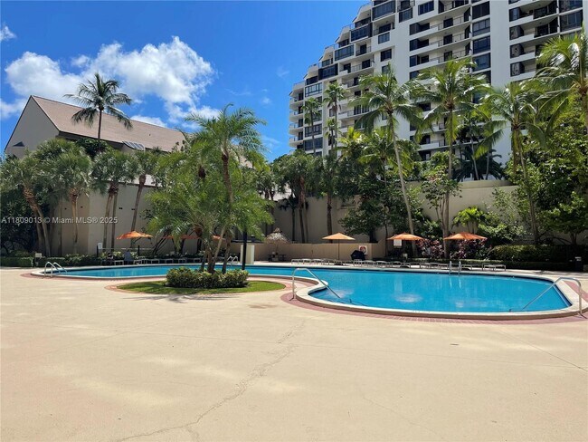 Building Photo - 540 Brickell Key Dr