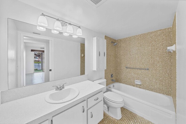 Building Photo - 2049 Hythe A