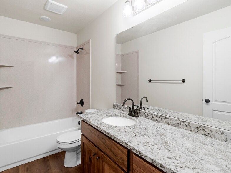 Building Photo - 38 S 480 W