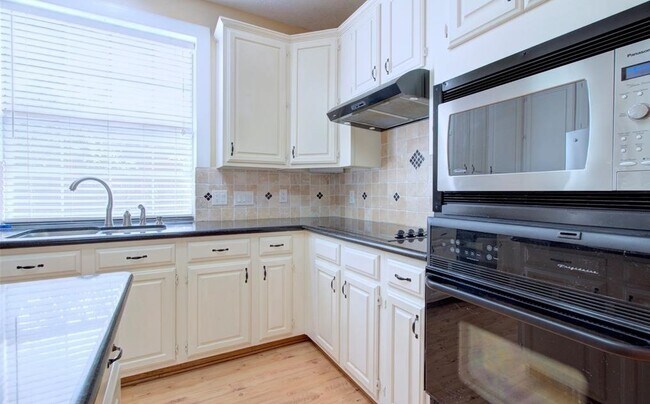 Building Photo - 1226 Rabbs Crossing