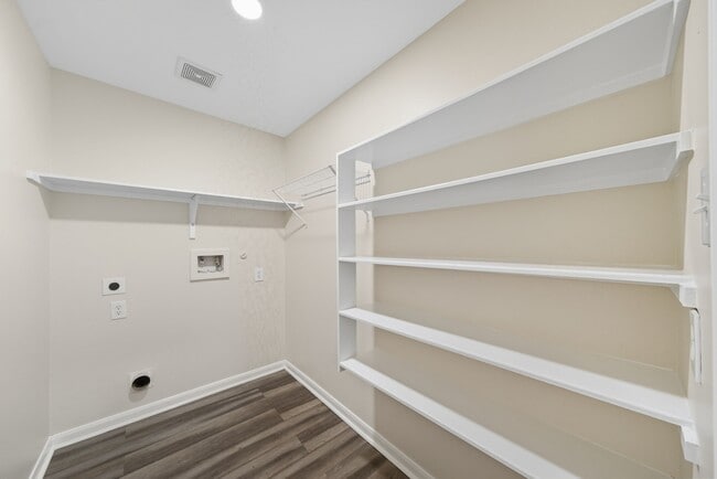 Building Photo - 1735 Riane Ln