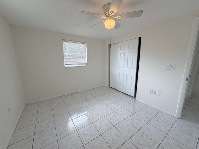 Building Photo - "2-Bed, 2-Bath in Port Richey – 1,310 Sq Ft!"
