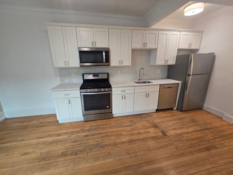 Primary Photo - 5 Gardner Ter