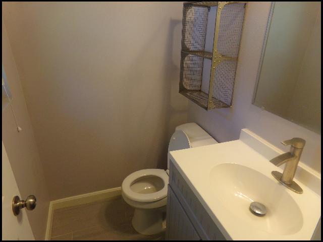 Building Photo - 305 W I Ave