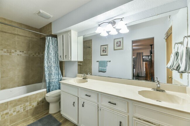Building Photo - 411 Sailfish