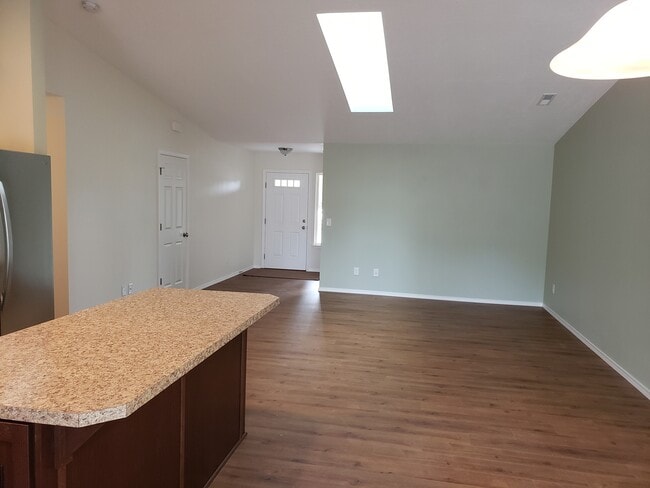 Building Photo - 12522 N Denver Dr