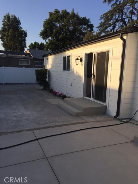 Building Photo - 5439 Agnes Ave