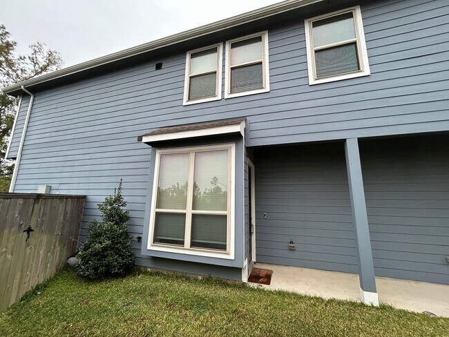 Building Photo - 975 Lars Trek Trail