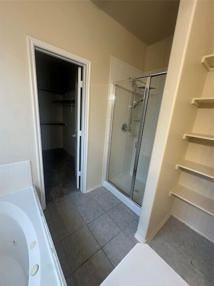 Building Photo - 2412 Michelle Creek Dr
