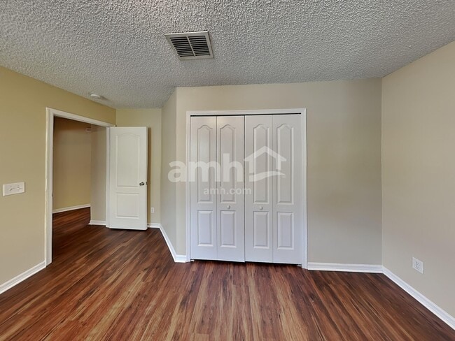 Building Photo - 633 Prince Ln