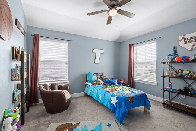 Building Photo - 525 Compania Cove