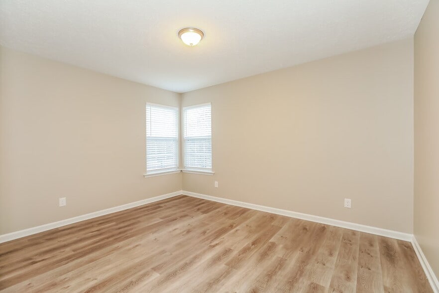 Building Photo - 510 Pointe Clear Dr