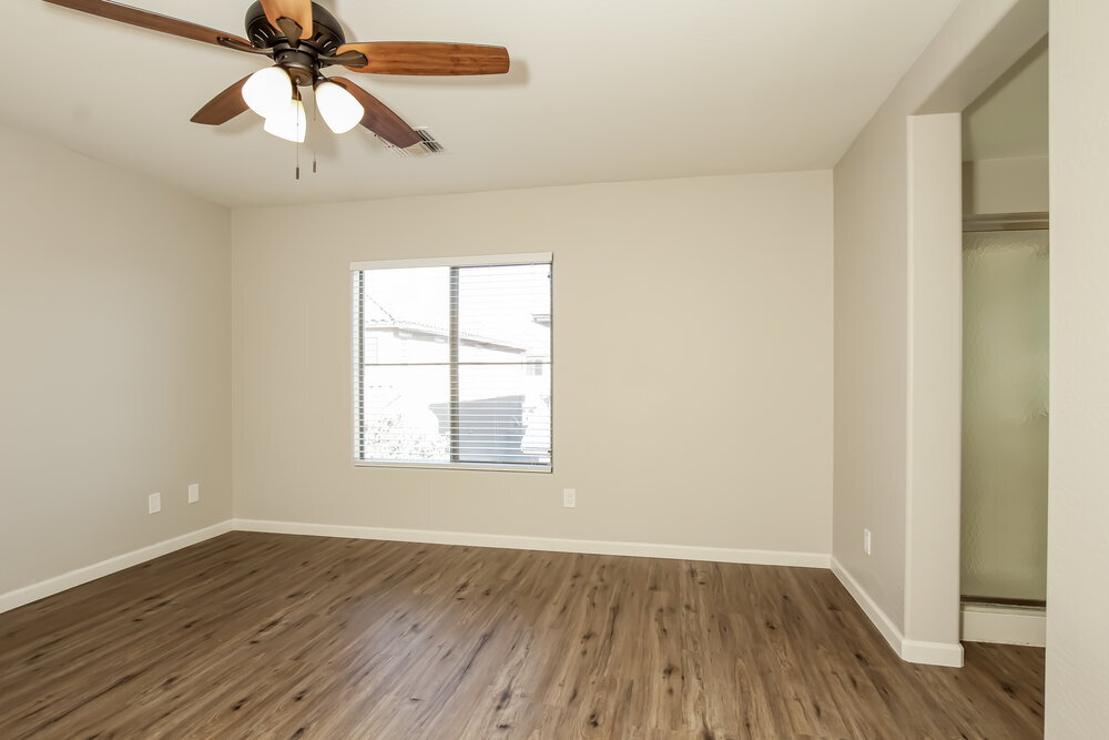 Building Photo - 912 E Brooke Pl