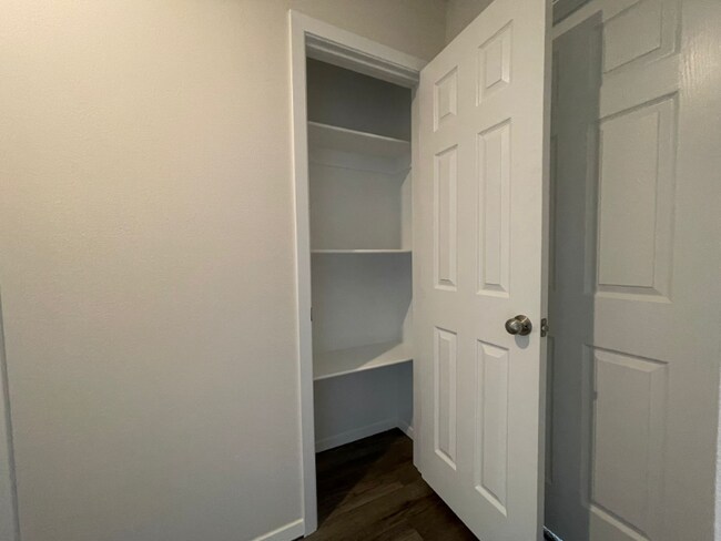 Building Photo - 2609 S Silver St