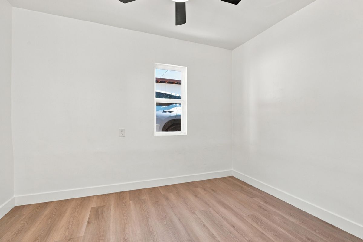 Building Photo - 2641 E 18th St