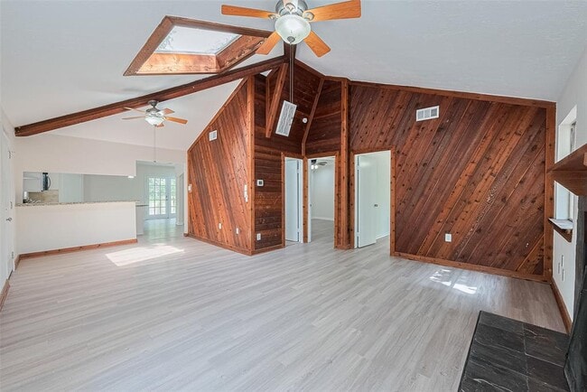 Building Photo - 5323 Forest Dr