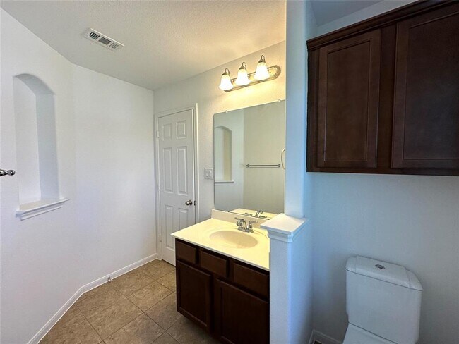 Building Photo - 9201 Brodie Ln