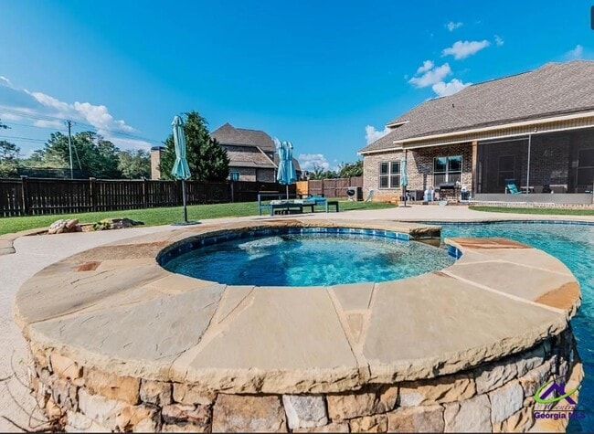 Building Photo - 111 S Carmenville Dr