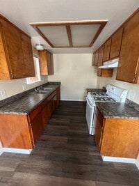 Building Photo - Oleander