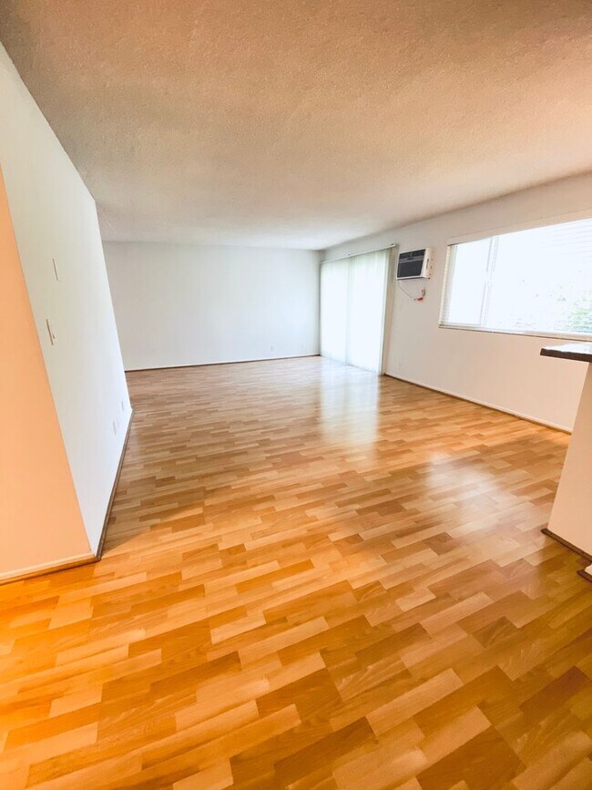 Interior Photo - 1641 Veteran Ave