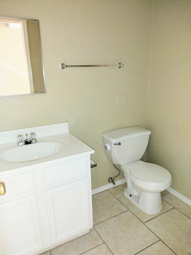 Building Photo - 4480 Loma Diamante Dr
