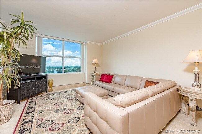 Building Photo - 2100 N Ocean Blvd